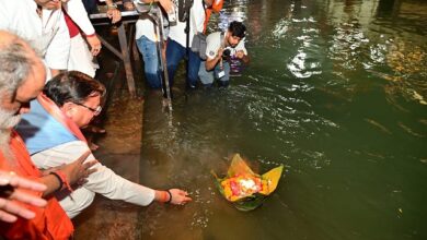 Photo of ‘गंगा दीपोत्सव’ में 3 लाख से अधिक दीपों से जगमग हुए घाट