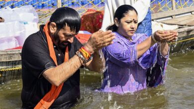 Photo of हरियाणा के सीएम नायब सिंह सैनी ने सपरिवार किया संगम स्नान, योगी सरकार की तैयारियों को सराहा