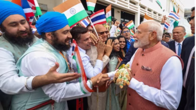 Photo of बैंकॉक में पीएम मोदी का जोरदार स्वागत, जानें कौन एयरपोर्ट पर स्वागत करने पहुंचा