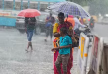 Photo of यूपी में आज आंधी-तूफान के साथ बारिश का अलर्ट, 30 जिलों में ओलावृष्टि और बिजली गिरने की भी चेतावनी