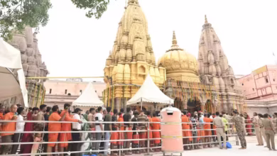 Photo of आतंकी खतरे के बीच वाराणसी के प्रमुख मंदिरों की सुरक्षा अभेद! चप्पे-चप्पे पर रहता है कड़ा पहरा