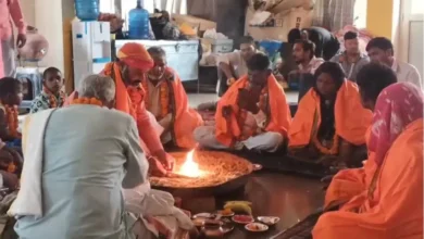 Photo of मथुरा: मुस्लिम परिवार के 8 सदस्यों ने अपनाया हिंदू धर्म, कहा- ‘3 सालों से अपनी जड़ों की…’