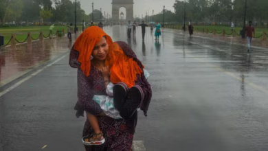 Photo of दिल्ली के कई इलाकों में बारिश, गर्मी और उमस से लोगों को राहत