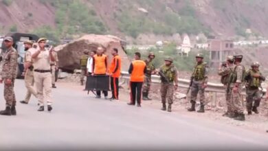 Photo of अमरनाथ यात्रा की फुल तैयारी, एनएच-44 पर CRPF की बढ़ी निगरानी; के-9 डॉग स्क्वाड तैनात