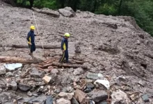 Photo of यमुनोत्री हाईवे पर सिलाई बैंड के पास बादल फटा…नौ मजदूर लापता, दो के शव बरामद