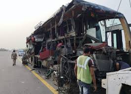 Photo of मलेशिया में बड़ा सड़क हादसा, यूनिवर्सिटी की बस की हुई टक्कर, 15 लोगों की दर्दनाक मौत