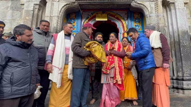 Photo of दिल्ली की सीएम रेखा ने केदारनाथ और बद्रीनाथ के किए दर्शन, परिवार के साथ की पूजा-अर्चना
