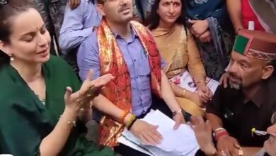 Photo of फरियाद लेकर कंगना रनौत के पास पहुंचे बुजुर्ग तो मिला हैरान करने वाला जवाब, बोलीं- ‘CM से करवाएं काम’
