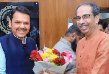 Photo of फिर CM देवेंद्र फडणवीस से मिले उद्धव ठाकरे, विधायक भी थे साथ, कल दिया था ‘ऑफर’