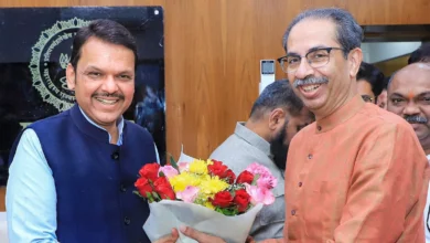 Photo of फिर CM देवेंद्र फडणवीस से मिले उद्धव ठाकरे, विधायक भी थे साथ, कल दिया था ‘ऑफर’