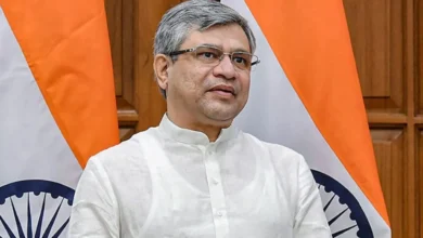 Photo of केंद्रीय रेल मंत्री अश्विनी वैष्णव पर टूटा दुखों का पहाड़, पिता दाऊलाल वैष्णव का निधन, AIIMS में ली अंतिम सांस