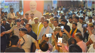 Photo of सीएम भजनलाल शर्मा ने पत्नी के साथ किए श्रीनाथजी के दर्शन, मुड़िया पूर्णिमा मेले में की भागीदार