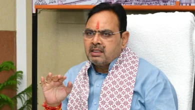 Photo of जोधपुर देखकर उखड़ा CM भजनलाल शर्मा का मूड, हवाई अड्डे पर ही लगा डाली अधिकारियों की क्लास, चुपचाप सुनते रहे सब