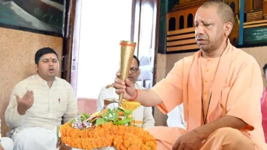 Photo of सावन के पहले दिन CM योगी ने किया रुद्राभिषेक, जानें प्रदेश वासियों के लिए क्या कामना की