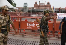 Photo of दिल्ली में स्वतंत्रता दिवस पर सुरक्षा सख्त, लाल किले के आसपास पक्षियों को दाना खिलाने पर रोक