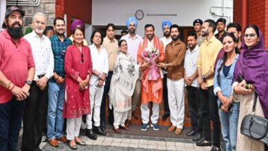 Photo of सीएम सैनी से मिले पंजाबी कलाकार, प्रदेश में शूटिंग के लिए आमंत्रित किया