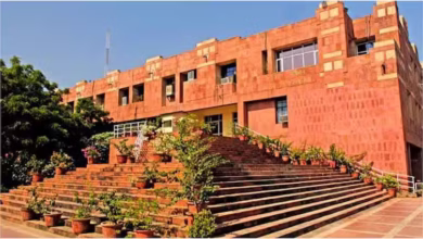 Photo of Delhi: JNU में प्रोफेसर को नौकरी से हटाया तो मचा बवाल, टीचर्स ने कुलपति के खिलाफ खोला मोर्चा