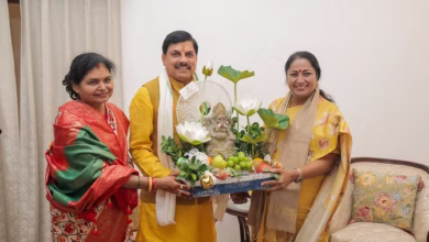 Photo of CM यादव ने दिल्ली के नए घर में किया गृह प्रवेश, दिल्ली की मुख्यमंत्री रेखा गुप्ता बनीं पहली मेहमान