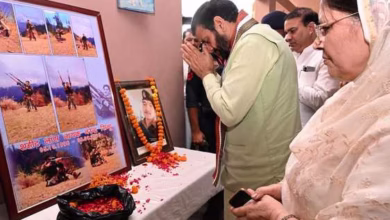 Photo of सीएम ने बलिदानी नरेंद्र सिंह को दी श्रद्धांजलि