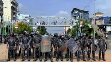 Photo of नेपाली सेना ने फंसे विदेशी पर्यटकों के लिए जारी की एडवाइजरी, त्रिभुवन एयरपोर्ट पर आर्मी का नियंत्रण, पीएम मोदी ने की शांति की अपील