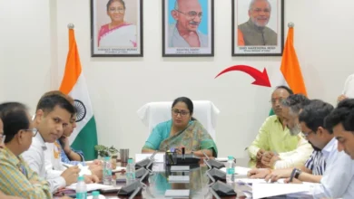 Photo of दिल्ली की CM के पति आधिकारिक बैठक में दिखें तो AAP ने उठाया सवाल, BJP ने दिया जवाब