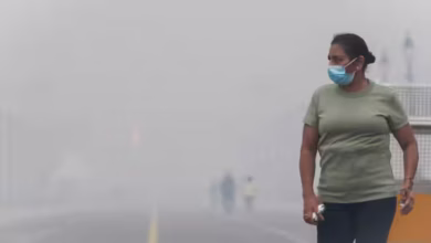 Photo of आर्टिफिशयल रेन हुई फेल, अब कुदरती बारिश से गिरेगा AQI! दिल्ली-NCR में हल्की बौछारों ने बनाई उम्मीद