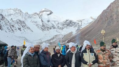 Photo of उत्तराखंड: आदि कैलाश की बर्फीली घाटियों में गूंजे जयकारे, मैराथन में दिखा धावकों का जज्बा