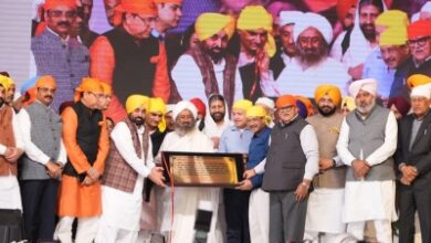 Photo of CM मान और अरविंद केजरीवाल ने अकाल पुरख का लिया आशीर्वाद, अरदास में हुए शामिल