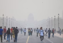Photo of दिल्ली-NCR में ठंड के साथ प्रदूषण का डबल प्रहार, सांस लेना हुआ मुश्किल, बवाना में 400 के पार पहुंचा AQI