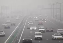 Photo of जहरीली धुंध की चदर में लिपटा दिल्ली-एनसीआर , 400 के पार पहुंचा AQI