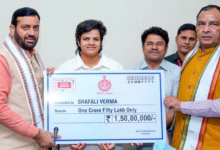 Photo of हरियाणा: क्रिकेटर शेफाली वर्मा को सीएम नायब सैनी ने साैंपा चेक