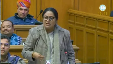 Photo of दिल्ली विधानसभा में भावुक हुईं सीएम रेखा गुप्ता, बोलीं- AAP मेरा मजाक उड़ाती है, अब स्कूल मनमर्जी से फीस नहीं बढ़ा पाएंगे