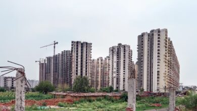 Photo of सुप्रीम कोर्ट का बड़ा एक्शन: बिल्डरों की धोखाधड़ी पर CJI सख्त, 17 साल से फ्लैट का इंतजार कर रहे बुजुर्गों का मामला आया सामने