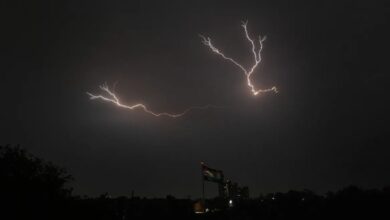 Photo of दिल्ली में बारिश के लिए रेड अलर्ट जारी, आंधी-तूफान के साथ ओले गिरने की आशंका